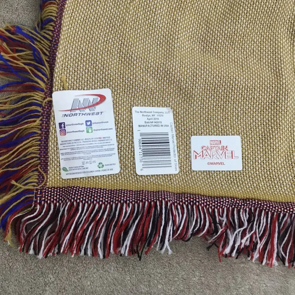 Captain Marvel Protector of The Skies Woven Tapestry Throw Blanket 48